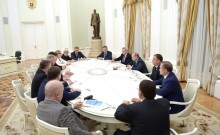 27 октября в Кремле состоялась встреча руководителей профсоюзных организаций во главе с Председателем ФНПР Михаилом Шмаковым с Президентом России Владимиром Путиным