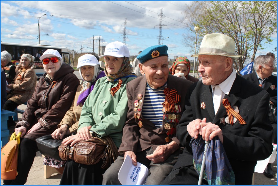 Праздник со слезами на глазах картина